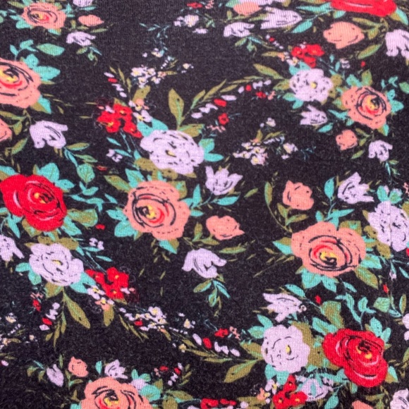 Kirra Floral Black Top with cute back - Picture 2 of 5